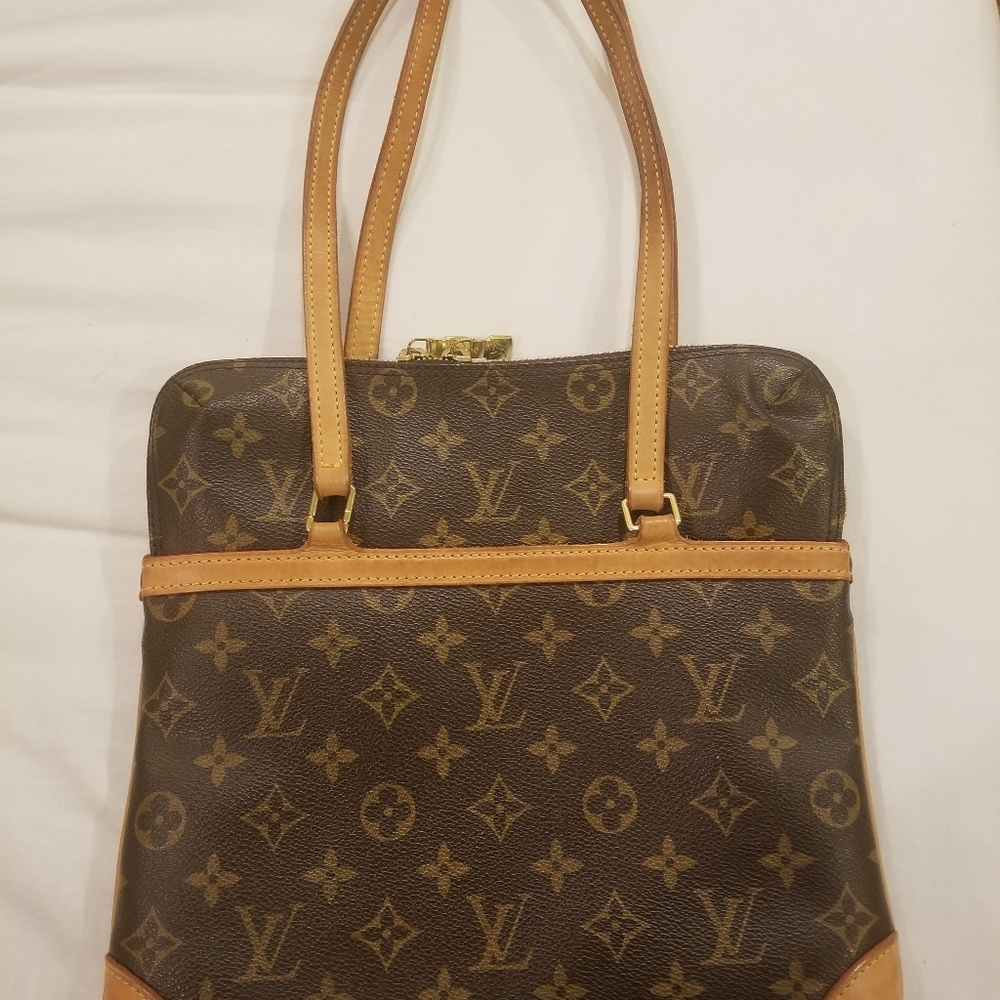 Louis Vuitton Sac Coussin GM